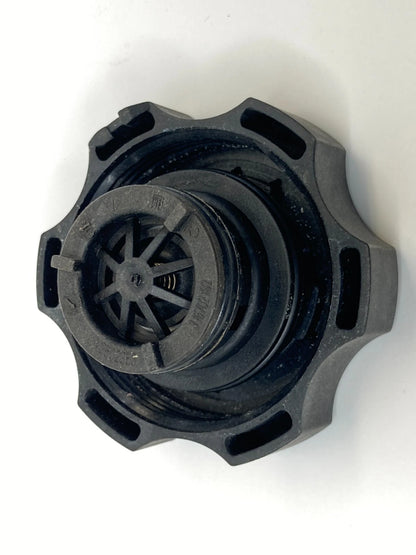 11-17 BUICK REGAL 2.4L 07-14 TAHOE RADIATOR SURGE RESERVOIR TANK CAP 13502353