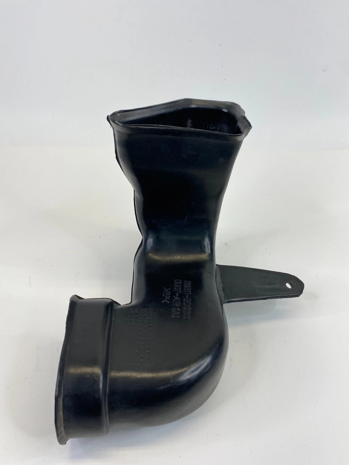 2001-2006 HYUNDAI ELANTRA 2.0L L4 AIR INTAKE HOSE DUCT TUBE PIPE OEM 28211-2D000