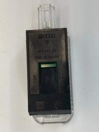 2006-2011 AUDI A6 A6 QUATTRO INTERIOR GLOVE BOX LIGHT COURTESY LAMP 4E0947415