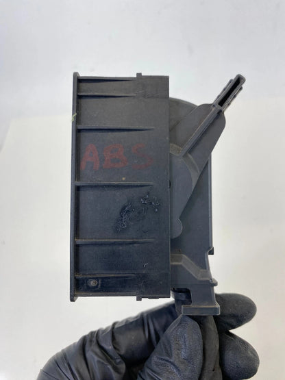 2013 2014 HYUNDAI ACCENT 1.6L AT FWD ABS PUMP ANTI LOCK BRAKE PLUG CONNECTOR