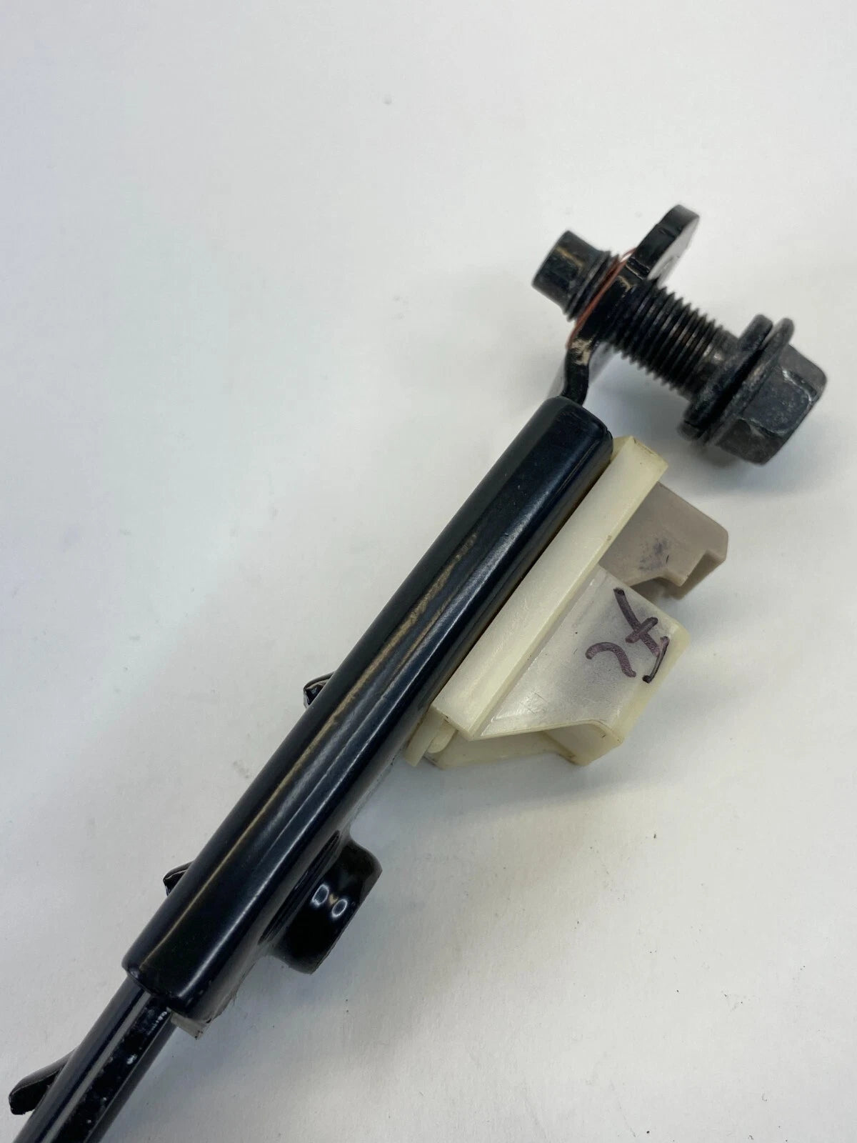 2011-2016 KIA FORTE FRONT LEFT DRIVER SIDE SEAT BELT HEIGHT ADJUSTER OEM