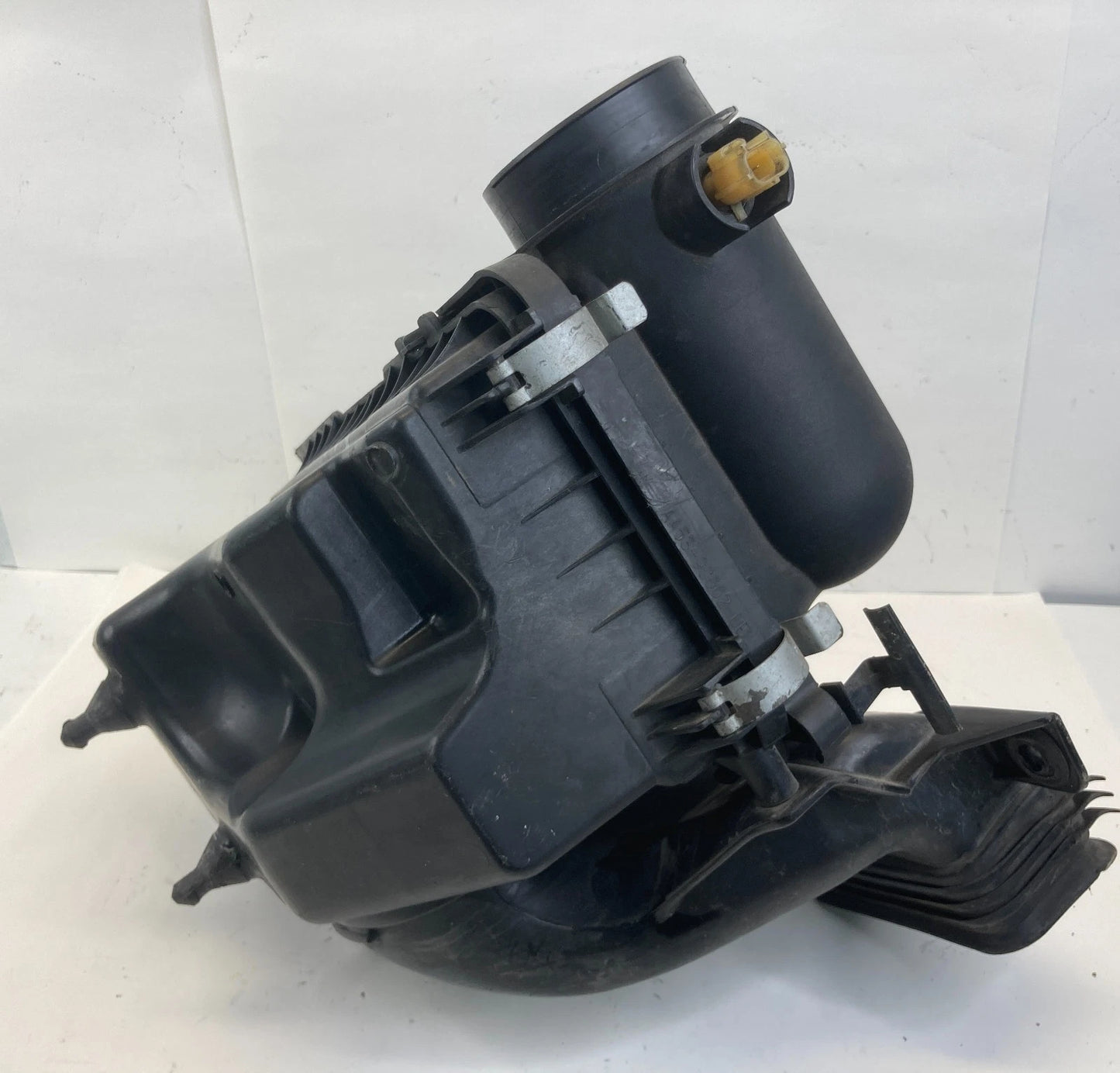 10-19 LINCOLN MKT 3.5L TURBO AIR INTAKE CLEANER FILTER BOX HOUSING AA539C652CE