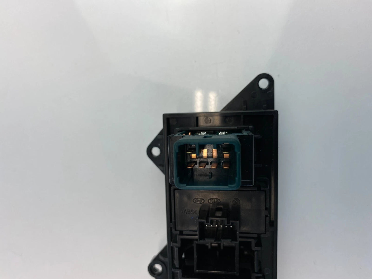 2011-2013 HYUNDAI ELANTRA DASH LEFT ACTIVE ECO LIGHT TRACTION CONTROL SWITCH OEM