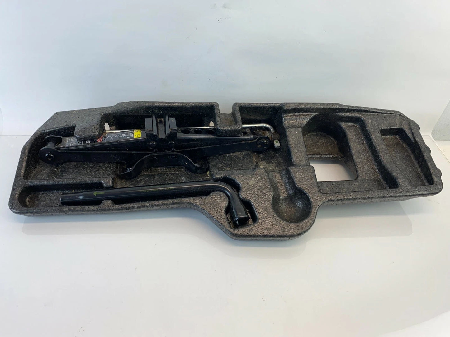 2011-2018 VOLVO S60 EMERGENCY SPARE TIRE LIFTING JACK LUG WRENCH KIT SET OEM