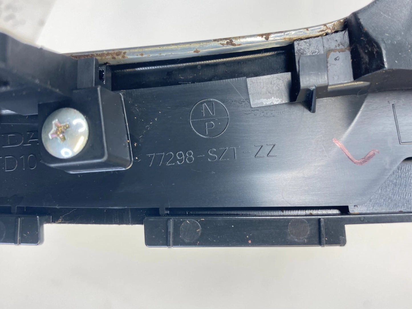 11-16 HONDA CR-Z CENTER CONSOLE SUPPORT LEFT BRACKET TRIM PANEL BEZEL 77298SZTZZ