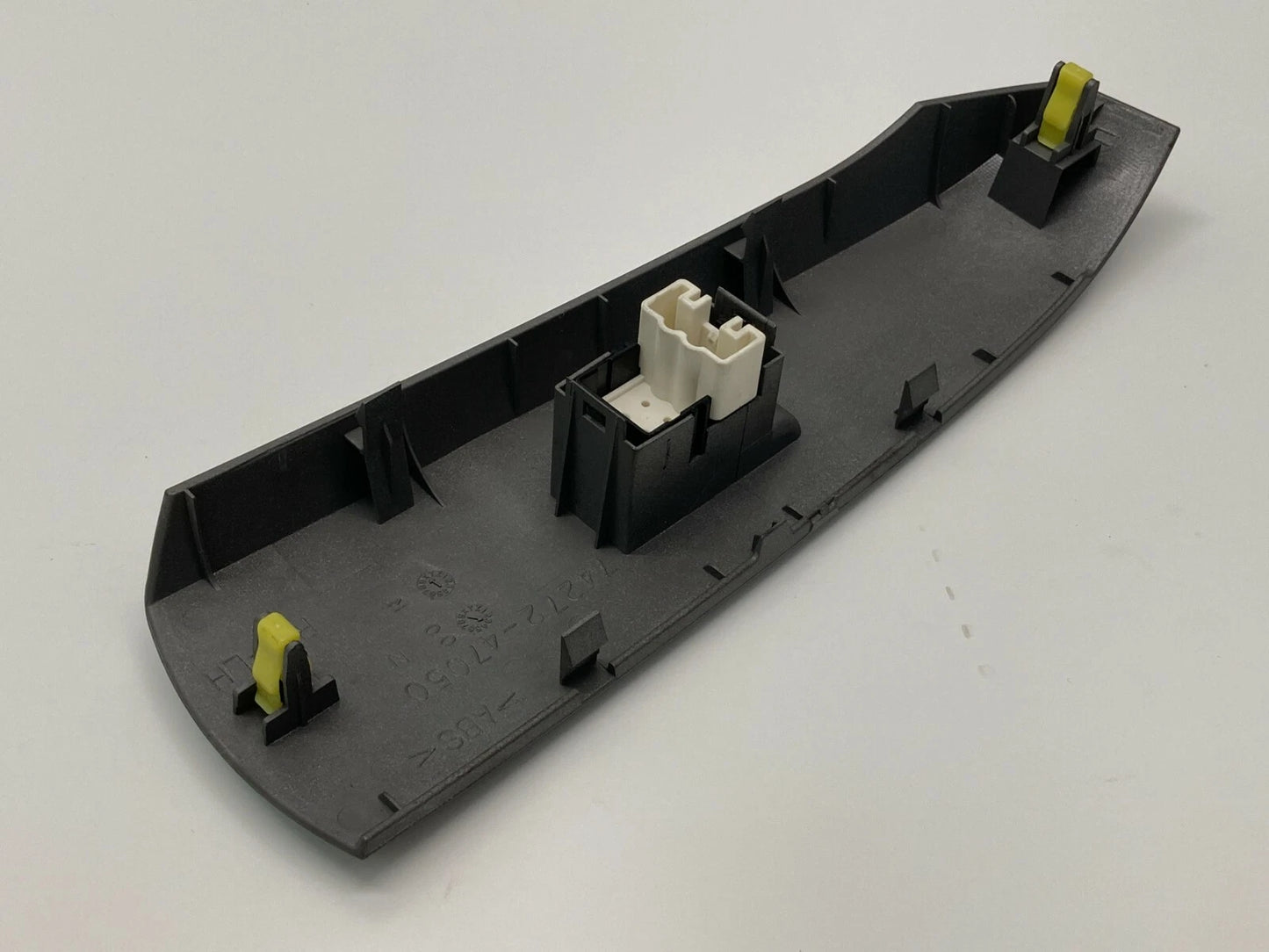 2004-2009 TOYOTA PRIUS REAR LEFT DOOR WINDOW CONTROL SWITCH COVER 74272-47050