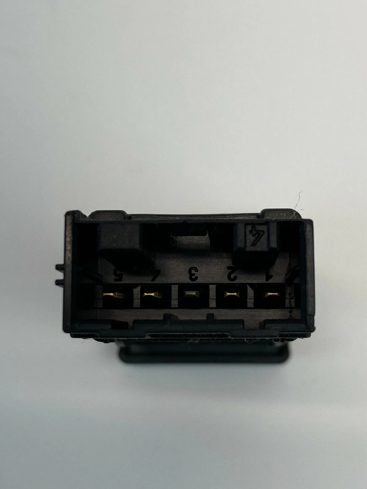 03 04 LAND ROVER DISCOVERY REAR DEFROST HEATED CONTROL SWITCH BUTTON YUG000760PU