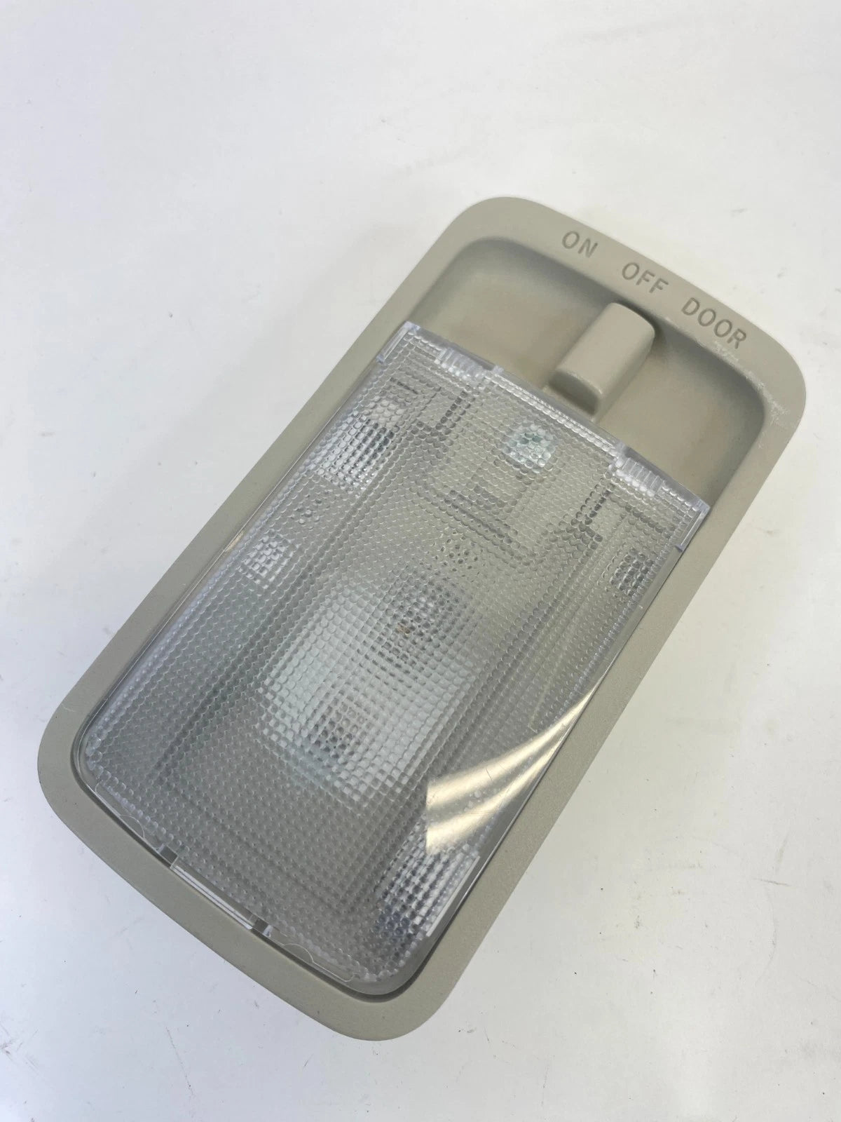 08-13 2008-2013 Nissan Rogue Center Overhead Upper Console Dome Light Lamp OEM