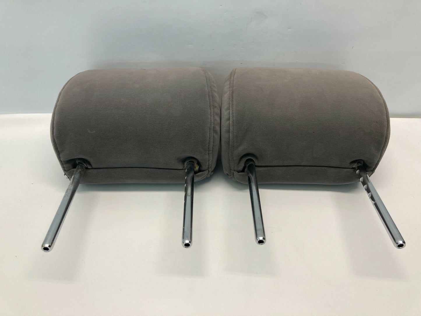2007 2008 TOYOTA SOLARA FRONT DRIVER & PASSENGER SEAT HEADREST HEAD REST SET