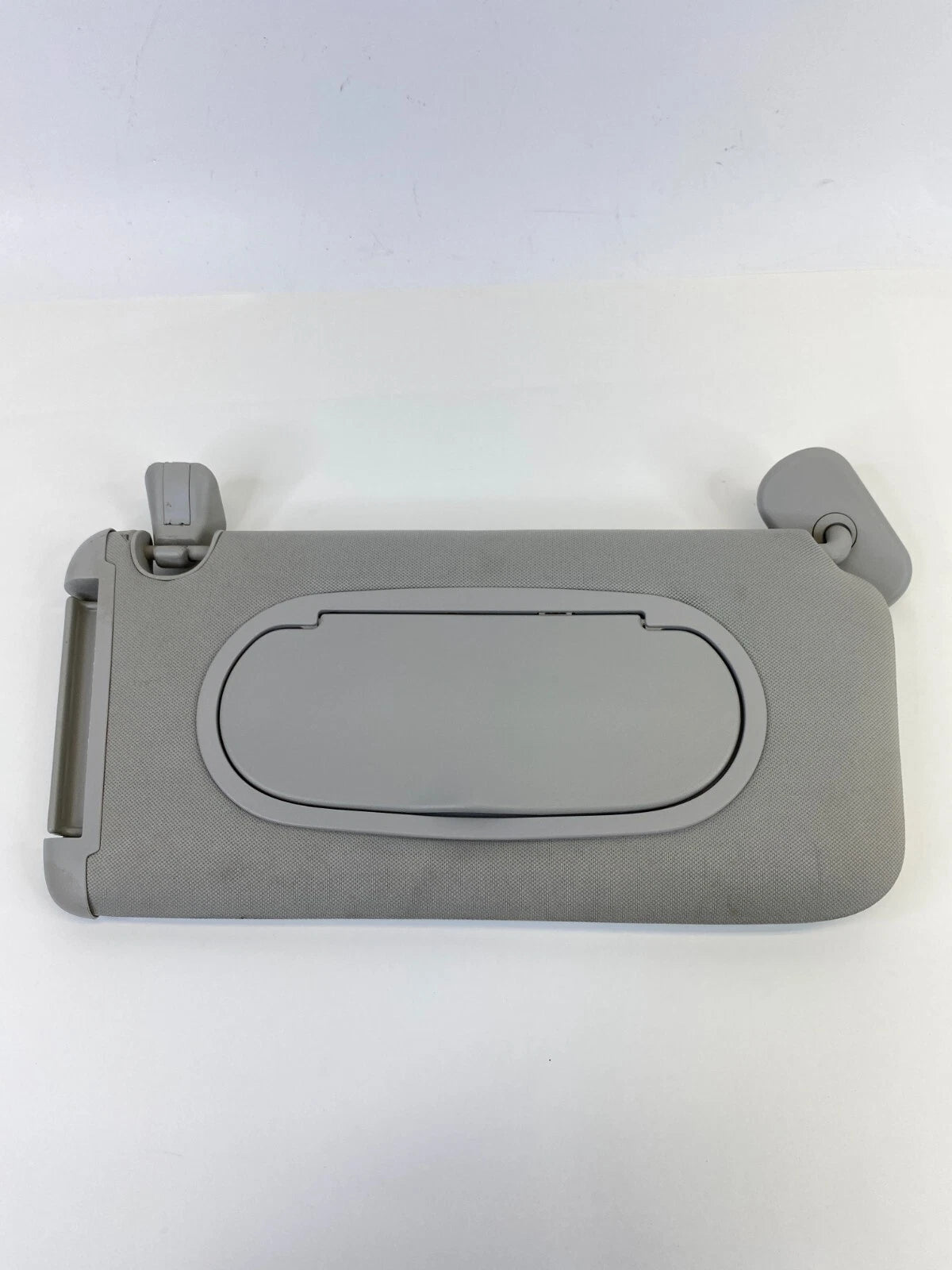 2006-2008 PONTIAC G6 RIGHT PASSENGER SIDE SUNVISOR SUN VISOR SHADE W/ MIRROR OEM