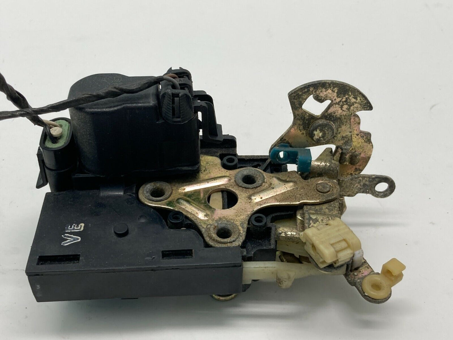 1999-2002 Daewoo Leganza Front Right Passenger Door Lock Latch Release Actuator