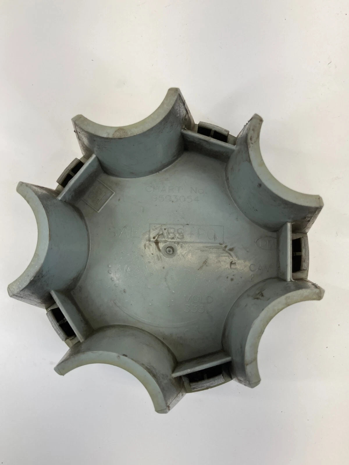 OLDSMOBILE RIM WHEEL CENTER CAP HUB CAP HUBCAP ASSEMBLY 9593054 OEM