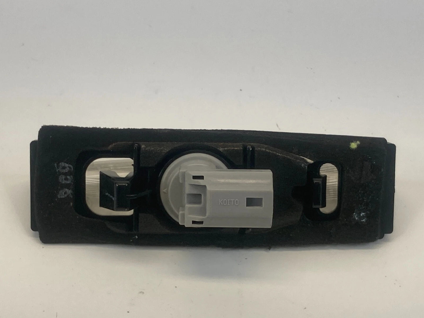 2002-2011 TOYOTA CAMRY REAR TRUNK LID LICENSE PLATE LIGHT LAMP LENS