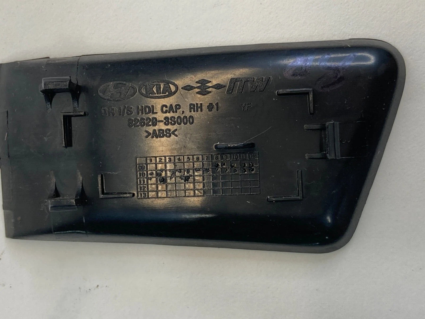 2011-2014 HYUNDAI SONATA REAR RIGHT DOOR INNER HANDLE SCREW CAP COVER 826293S000