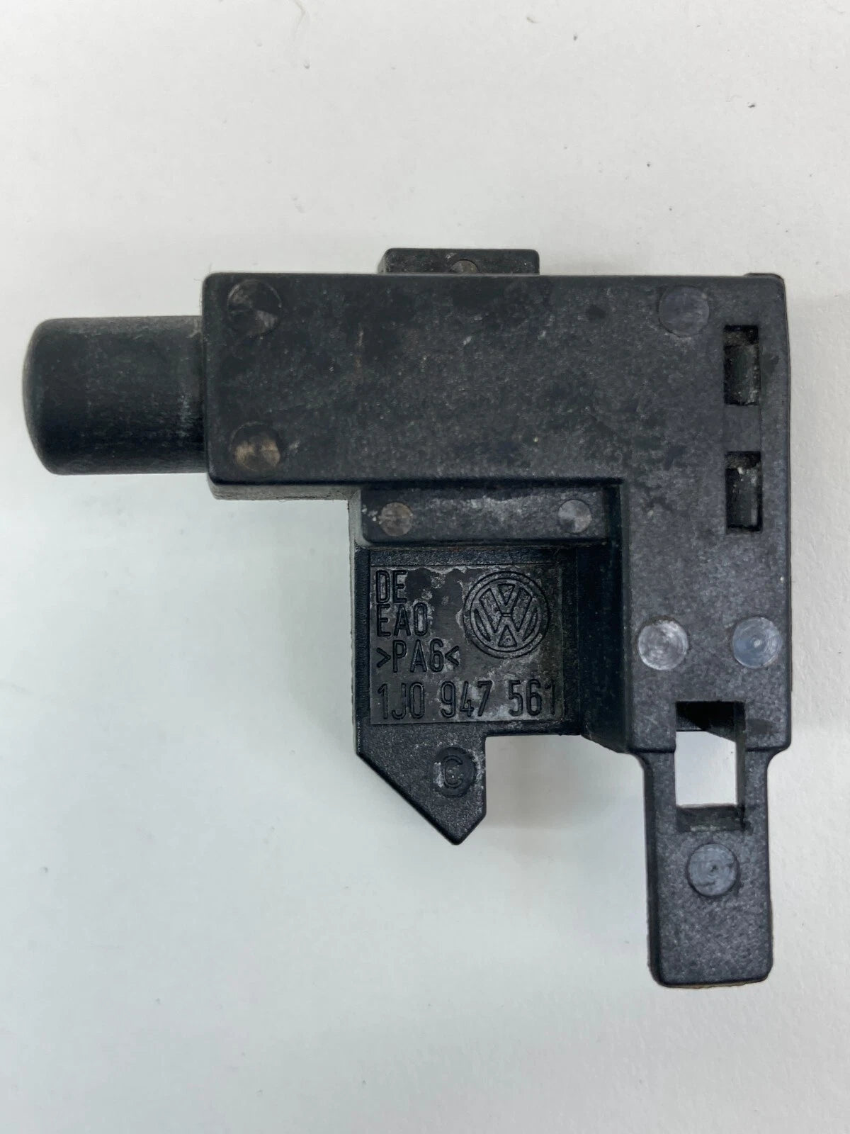 2009-2017 VOLKSWAGEN TIGUAN GLOVE BOX LAMP PARKING BRAKE SWITCH SENSOR 1J0947561