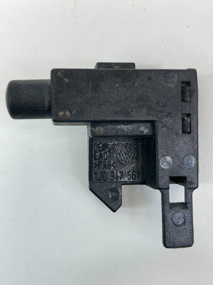 2009-2017 VOLKSWAGEN TIGUAN GLOVE BOX LAMP PARKING BRAKE SWITCH SENSOR 1J0947561