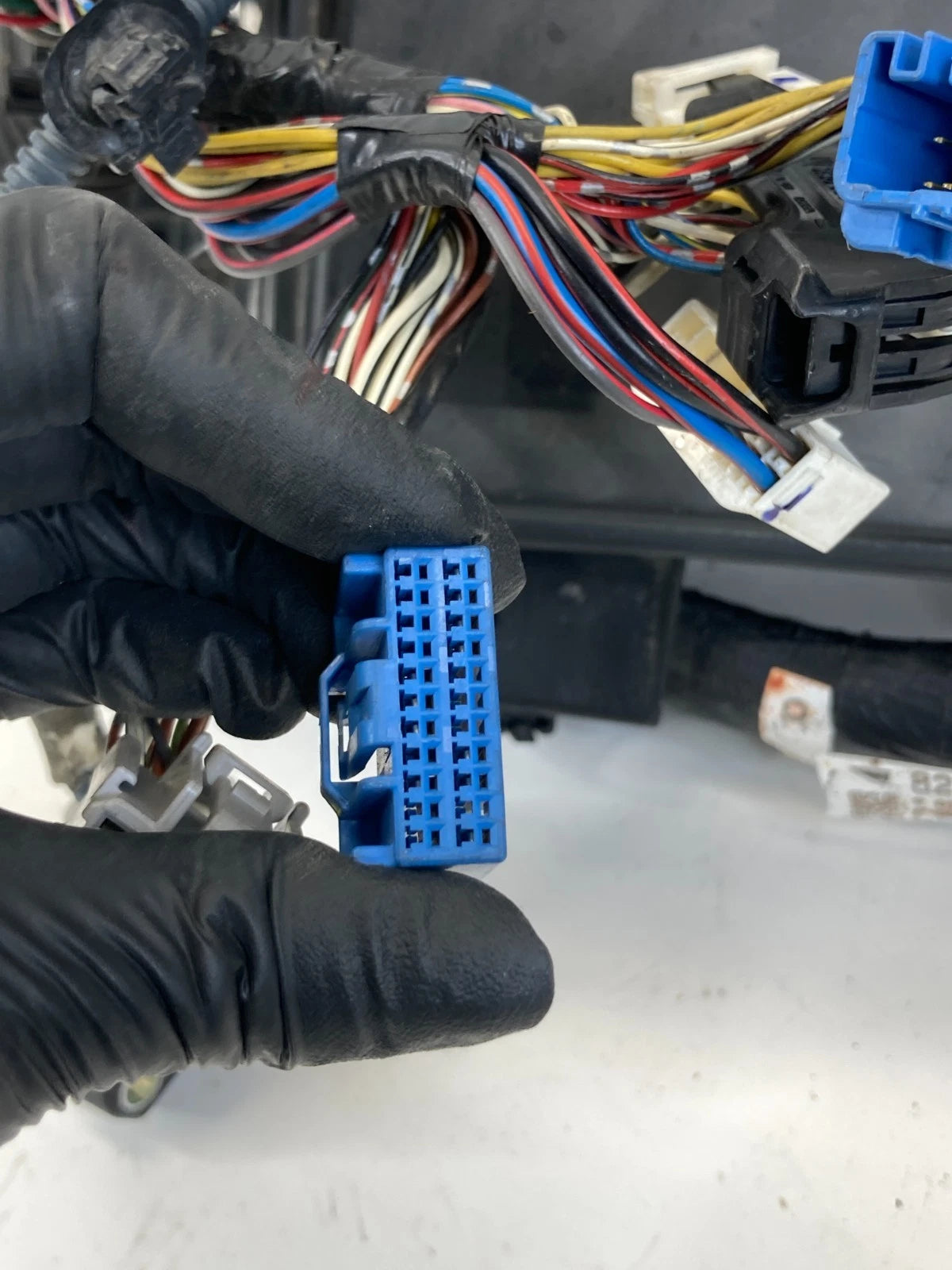 2007-2011 LEXUS GS350 GS460 ENGINE FUSE RELAY JUNCTION BLOCK BOX 82111-30V50 OEM