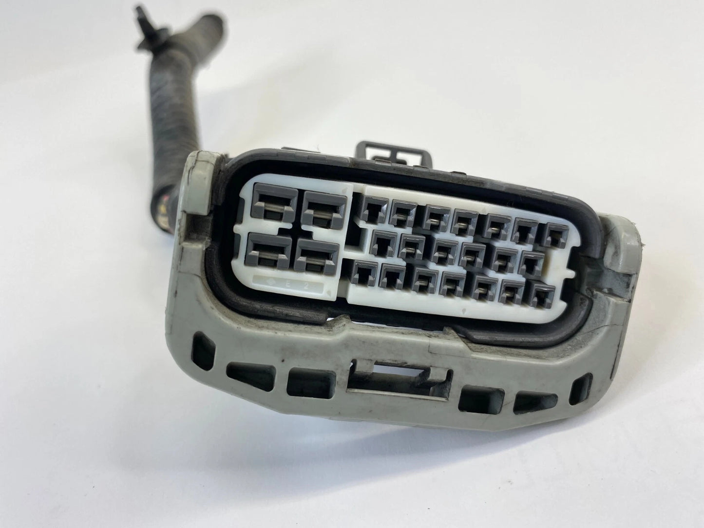 99-04 HONDA ODYSSEY 3.5L V6 AT ABS ANTI LOCK BRAKE PUMP RELAY PLUG CONNECTOR