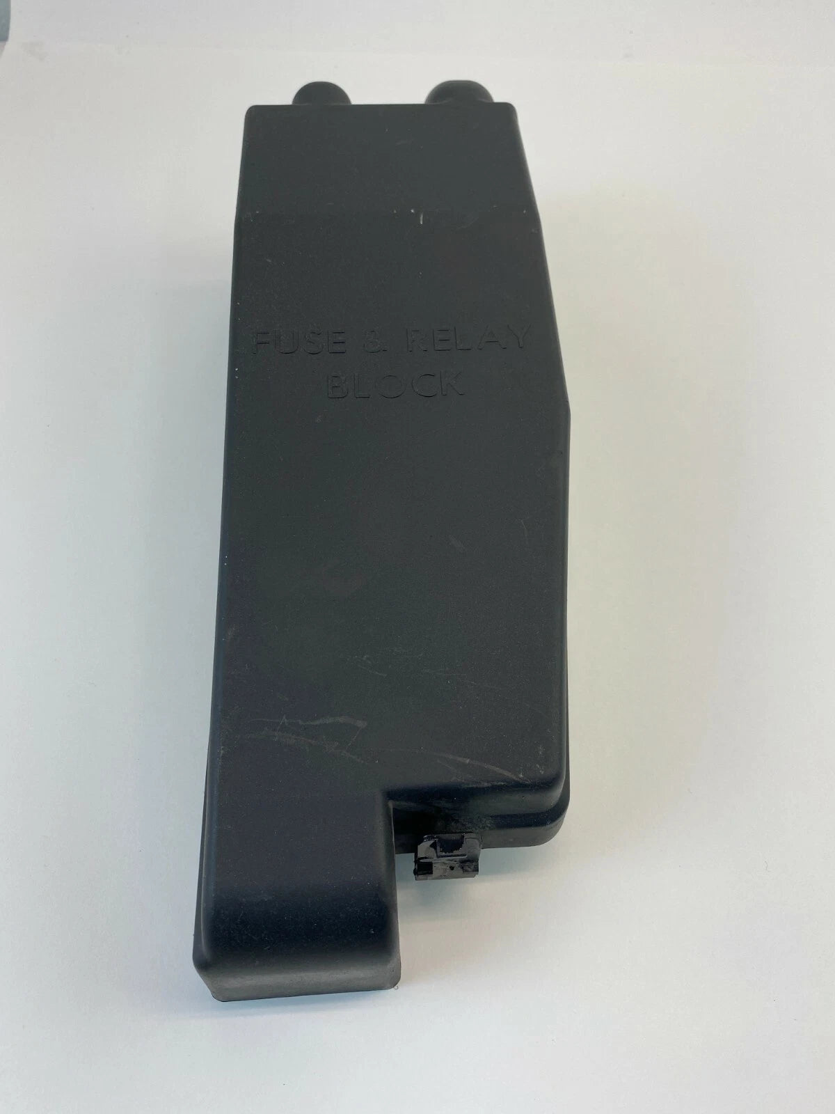 2007 2008 HYUNDAI ENTOURAGE ENGINE FUSE RELAY BOX UPPER COVER JUNCTION BLOCK OEM