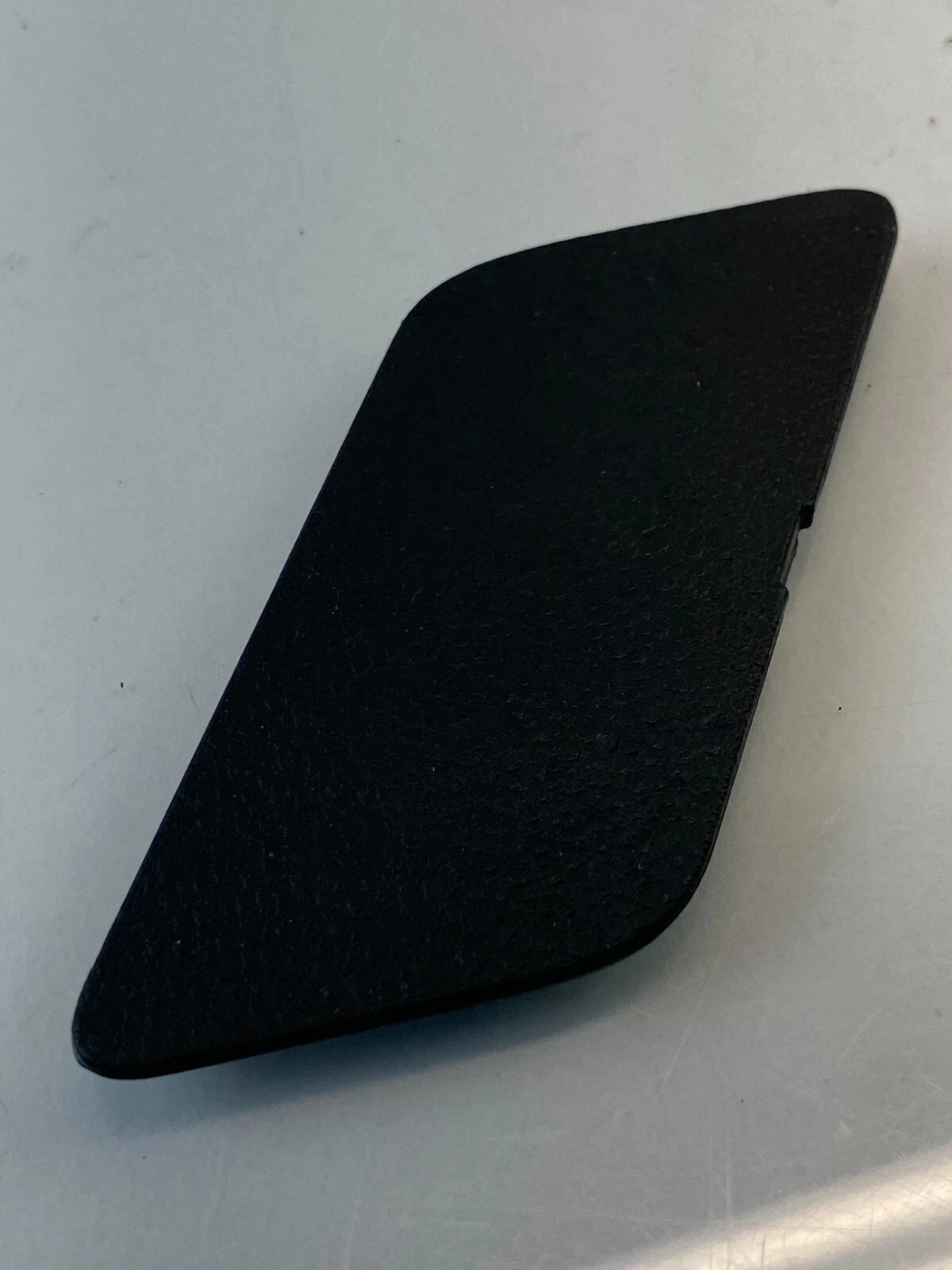 2010-2017 CHEVROLET EQUINOX FRONT LEFT SIDE INNER DOOR SCREW TRIM COVER 25898955