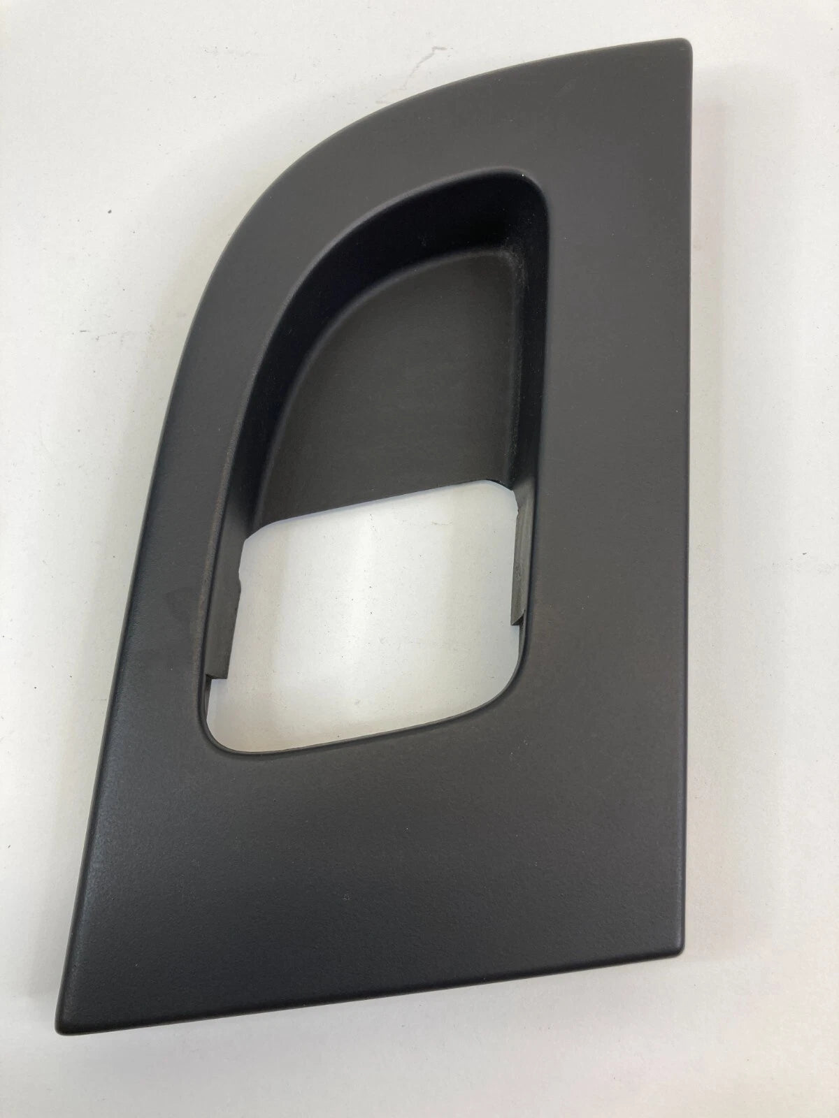 2003-2006 FORD EXPEDITION REAR LEFT INNER DOOR HANDLE COVER BEZEL 2L1X-78275A19