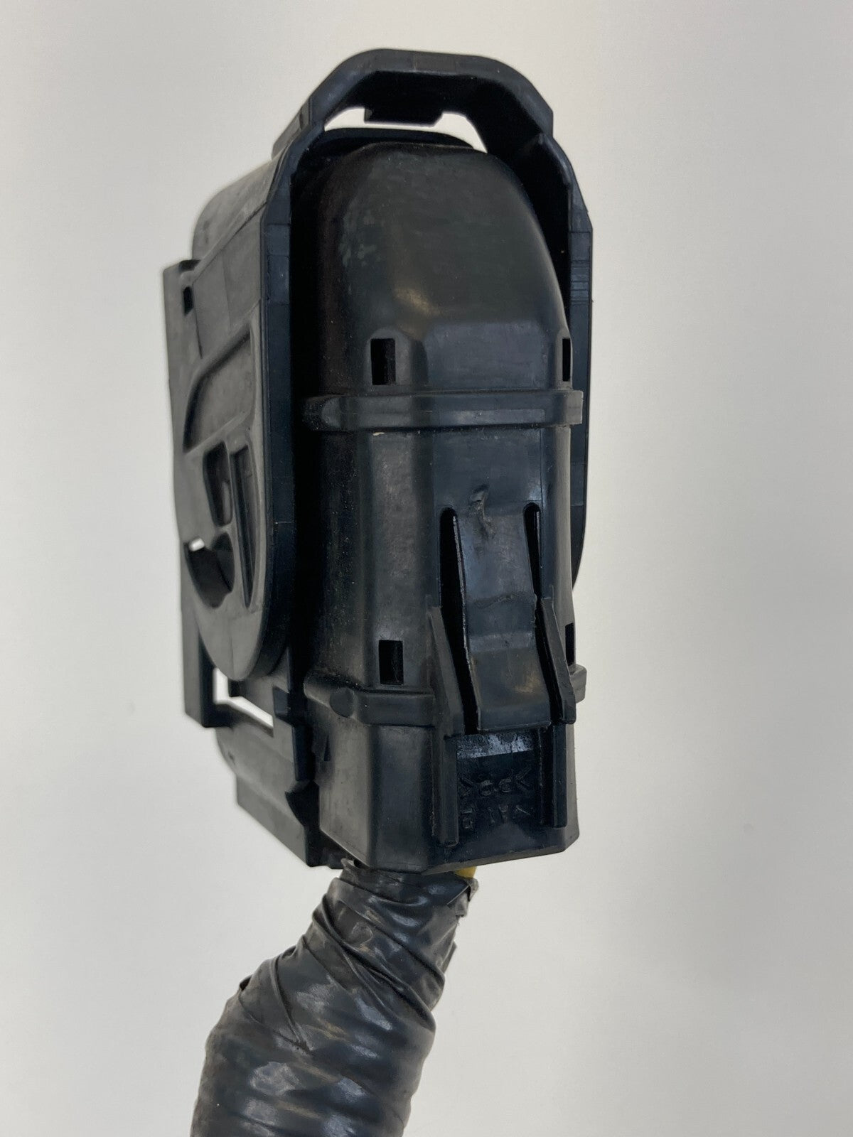 2008-2012 Nissan Rogue AWD 2.5L L4 AT ABS Anti Lock Brake Pump Connector Plug