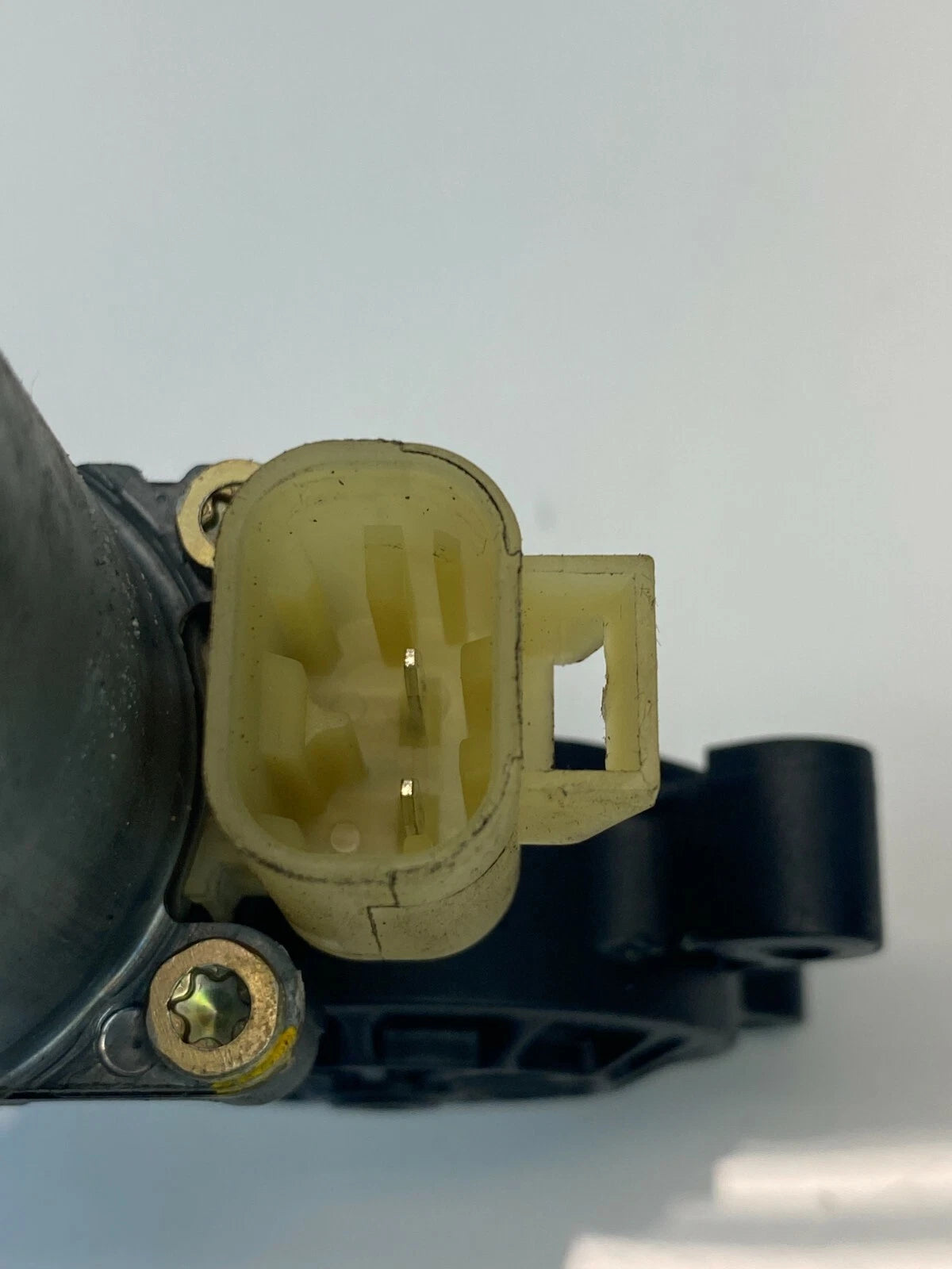 2003-2007 CADILLAC CTS REAR RIGHT BACK SIDE DOOR POWER WINDOW MOTOR BOSCH OEM
