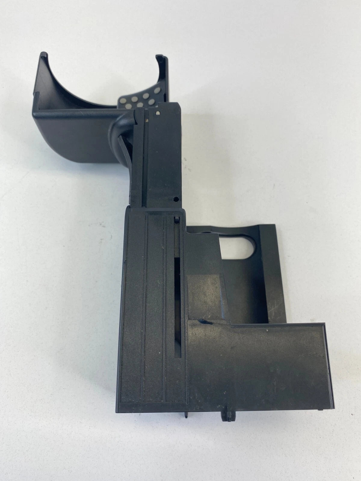 2003-2009 MERCEDES BENZ E320 REAR CENTER CONSOLE CUP HOLDER UNIT A2116800014 OEM