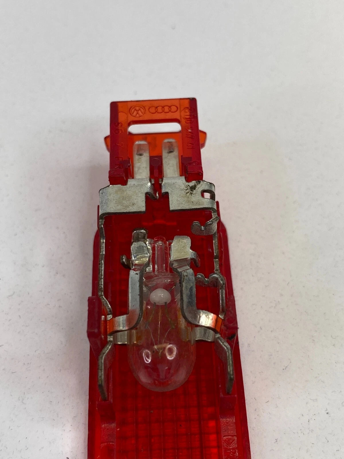 2002-2008 AUDI A4 QUATTRO FRONT RIGHT DOOR WARNING RED LENS COURTESY LAMP ASSY