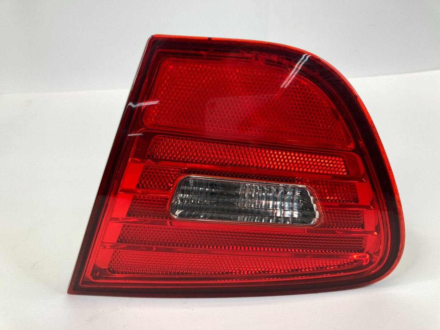 07-10 Hyundai Elantra SDN Right Passenger Tail Light Taillight INNER 92404-2H000