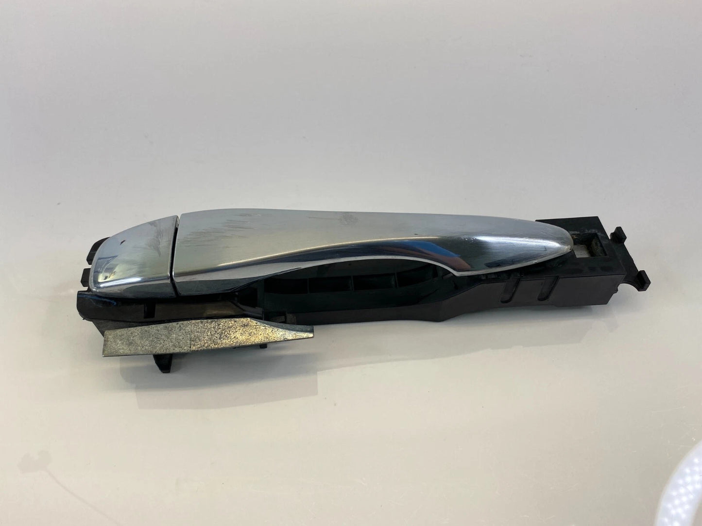 2012-2019 NISSAN VERSA SEDAN REAR LEFT SIDE EXTERIOR DOOR HANDLE ASSEMBLY OEM