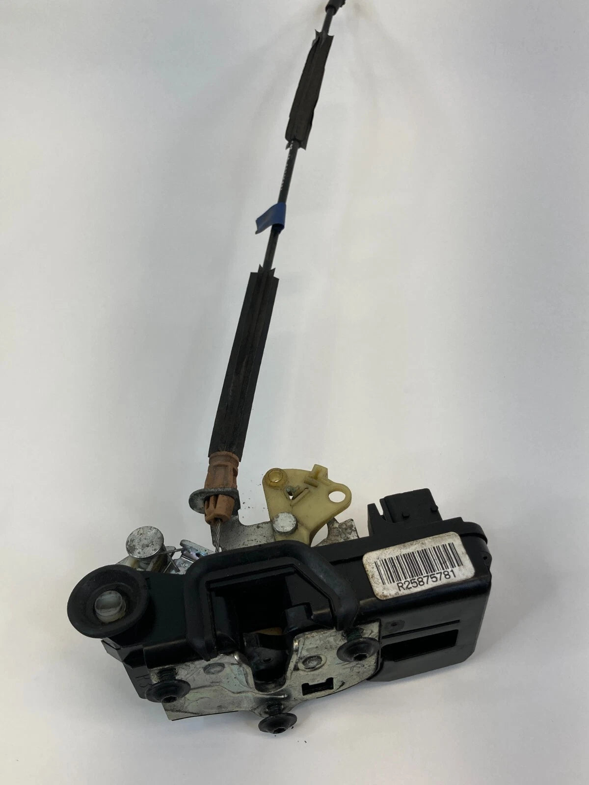 2008-2010 SATURN VUE REAR RIGHT SIDE DOOR LOCK LATCH ACTUATOR R25875781 OEM