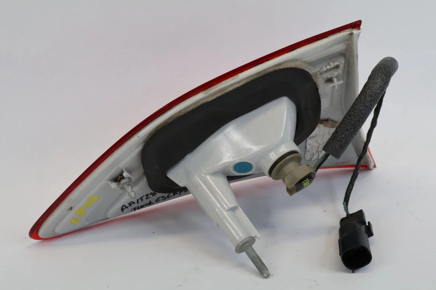 2013-2016 FORD ESCAPE RIGHT SIDE INNER TAIL LIGHT TAILLIGHT CJ5X-15515-A OEM