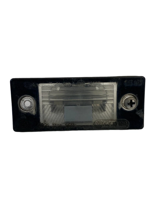 2001-2005 VOLKSWAGEN PASSAT WAGON REAR LICENSE PLATE LIGHT LAMP 1J5943021A EOM
