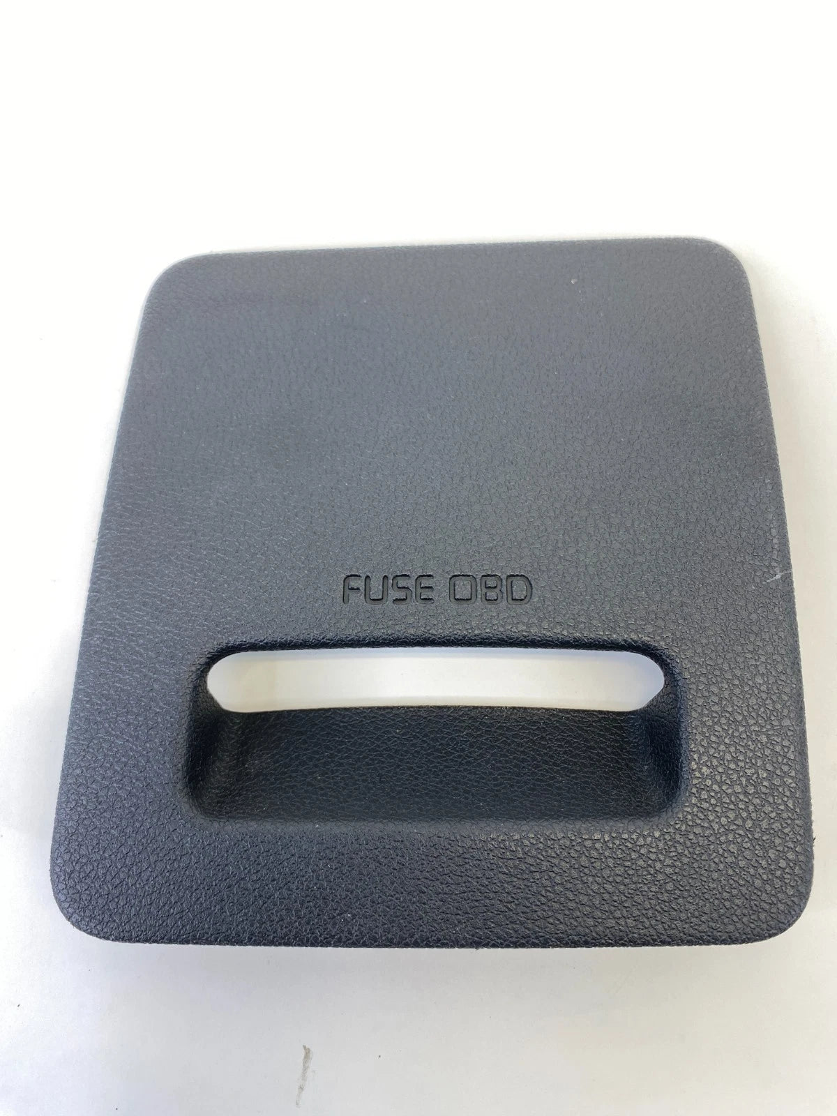 2016-2020 KIA SORENTO DRIVER SIDE DASH FUSE BOX ACCESS COVER 84752-C6000 OEM