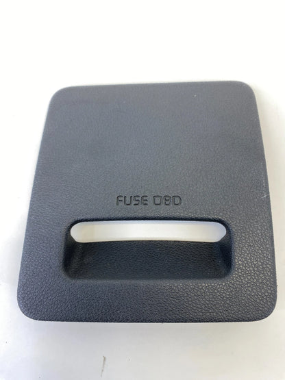 2016-2020 KIA SORENTO DRIVER SIDE DASH FUSE BOX ACCESS COVER 84752-C6000 OEM