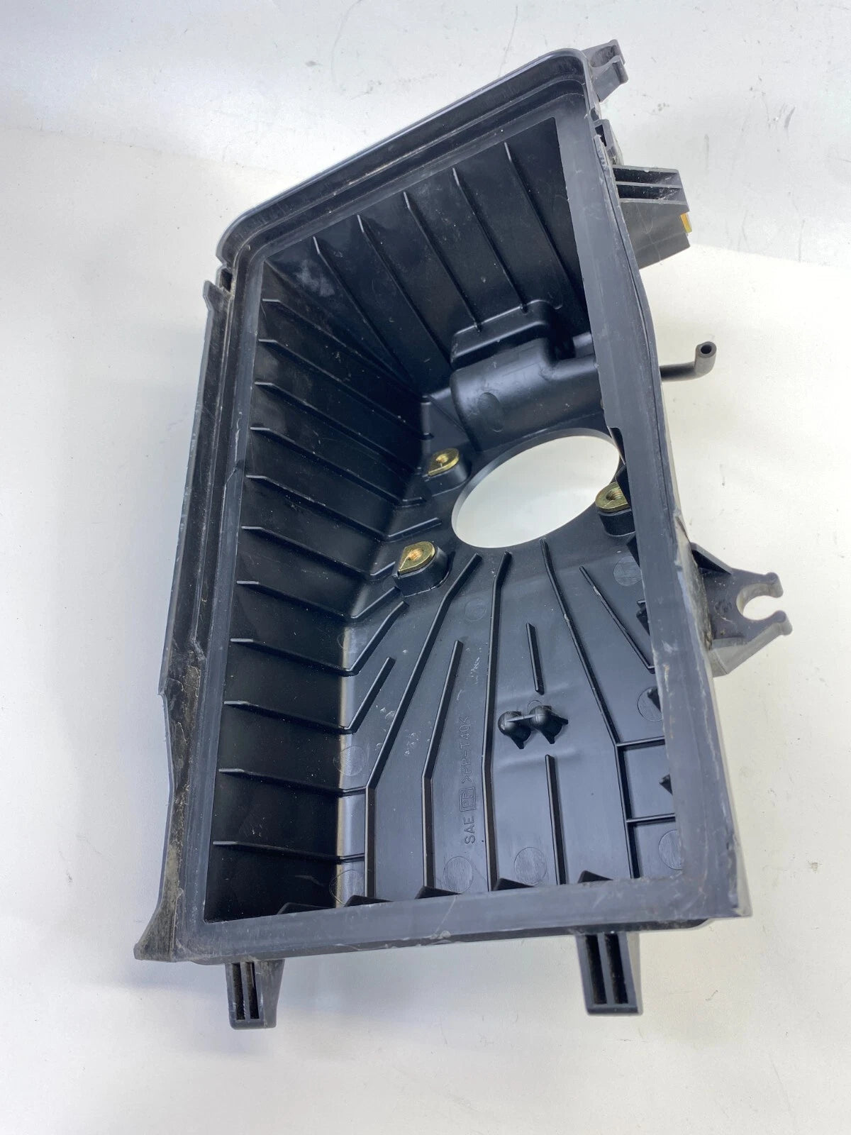 2000 2001 MAZDA MPV 2.5L V6 AT AIR CLEANER INTAKE FILTER BOX SIDE COVER W SENSOR