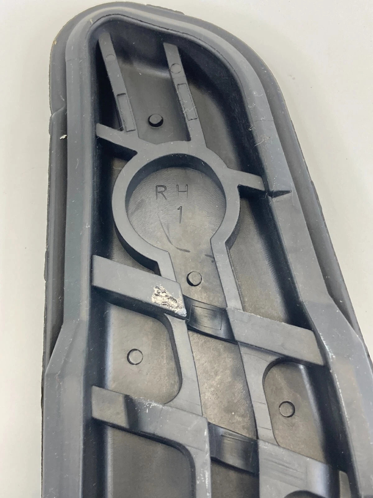 04-12 MITSUBISHI GALANT FRONT RIGHT SIDE INNER DOOR CORNER COVER MIRROR BEZEL