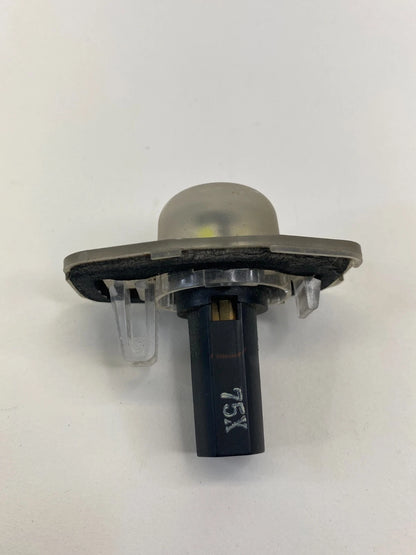 2008-2015 SCION XB 09-13 TOYOTA COROLLA WAGON REAR LICENSE PLATE LIGHT LAMP OEM
