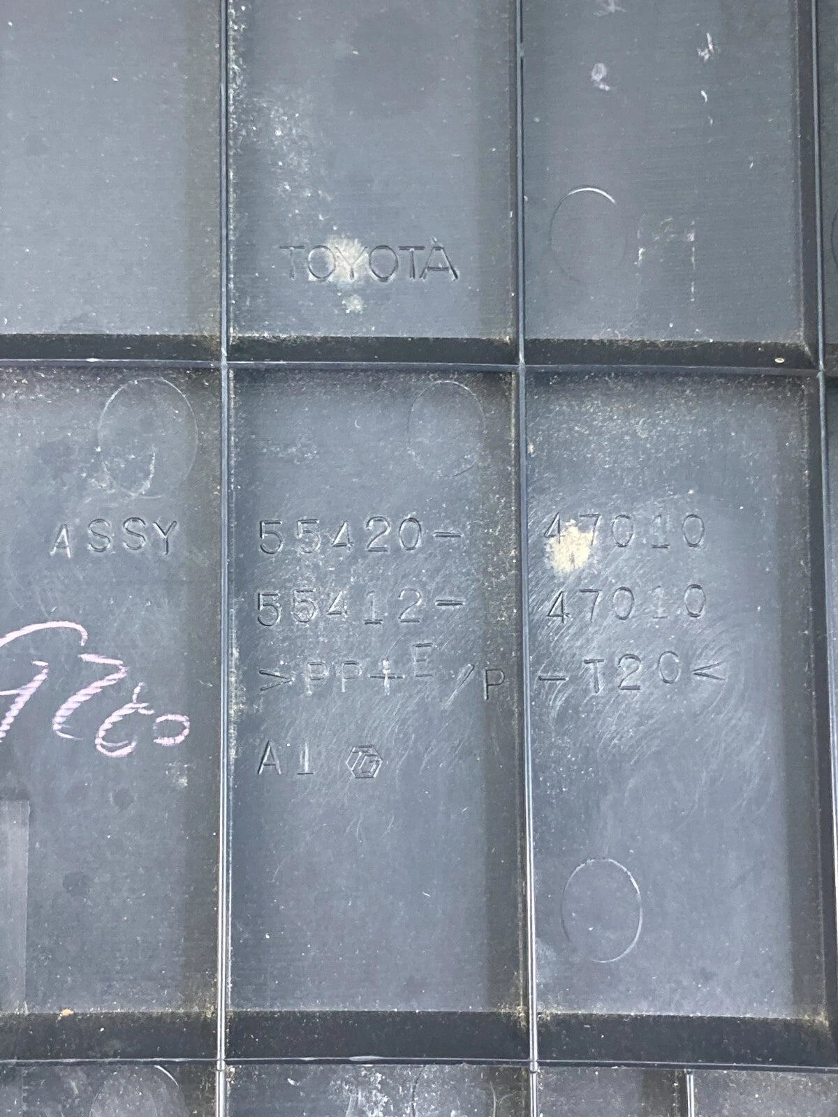 2004-2009 TOYOTA PRIUS CENTER DASH UPPER COMPARTMENT COVER TRIM 55420-47010 OEM