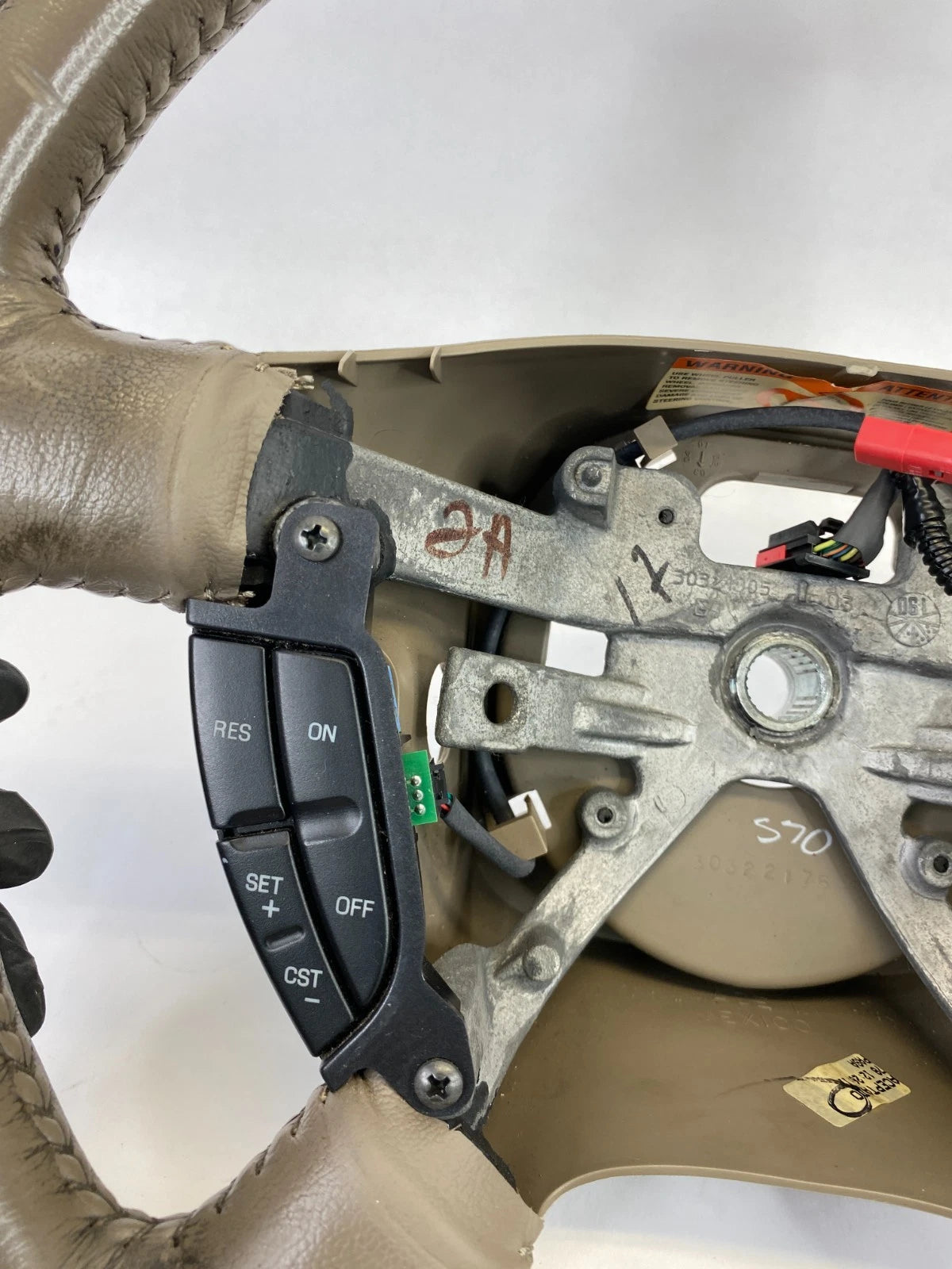02-05 FORD EXPLORER MOUNTAINEER STEERING WHEEL W/ CRUISE & AUDIO CONTROL SWITCH