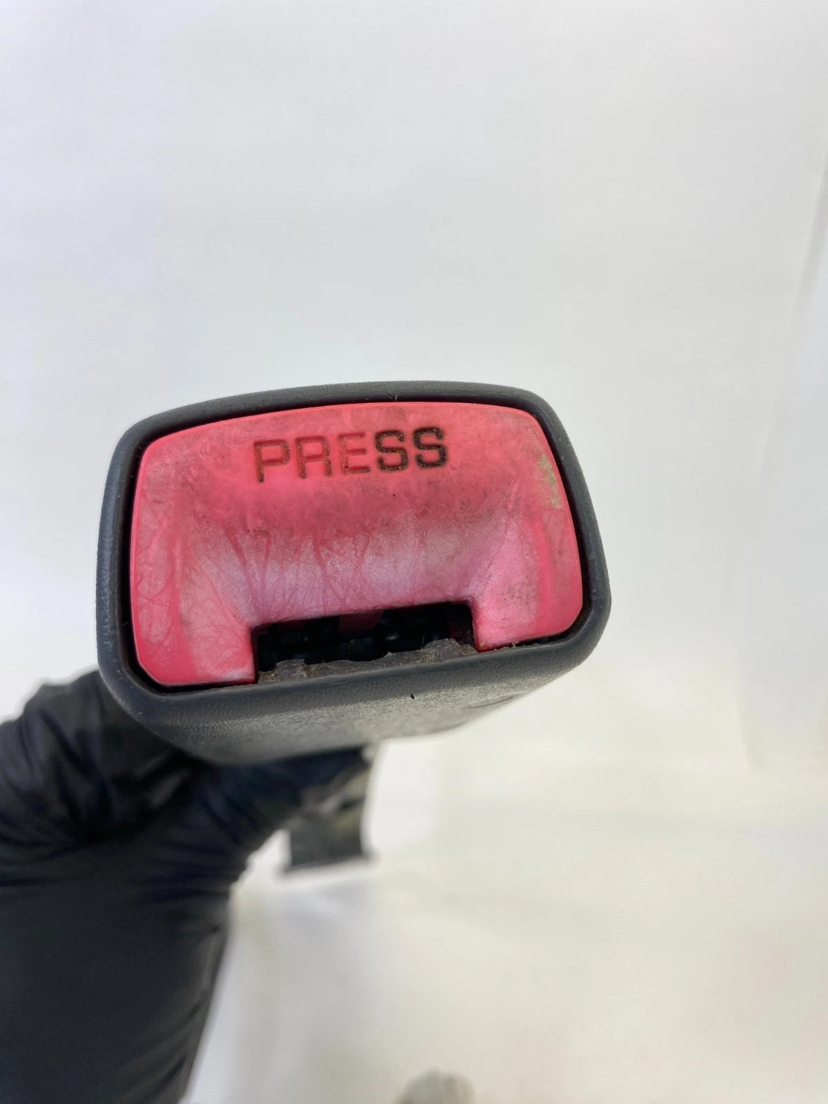 06 07 08 09 TOYOTA PRIUS FRONT RIGHT PASSENGER SIDE SEAT BELT BUCKLE E034501 OEM