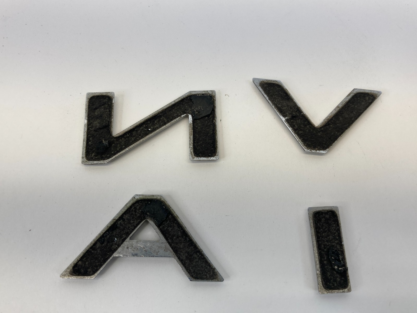 2003-2006 Lincoln Navigator Rear Trunk Lid Nameplate Emblem Logo Badge Chrome