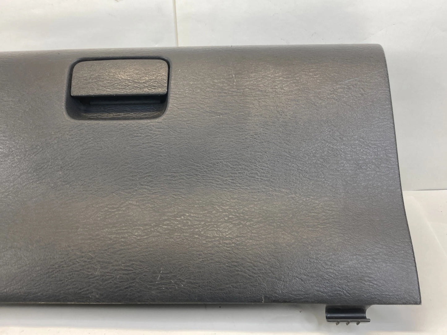 2002-2005 DODGE RAM 1500 DASH GLOVE BOX STORAGE COMPARTMENT 1000281DX9AA OEM