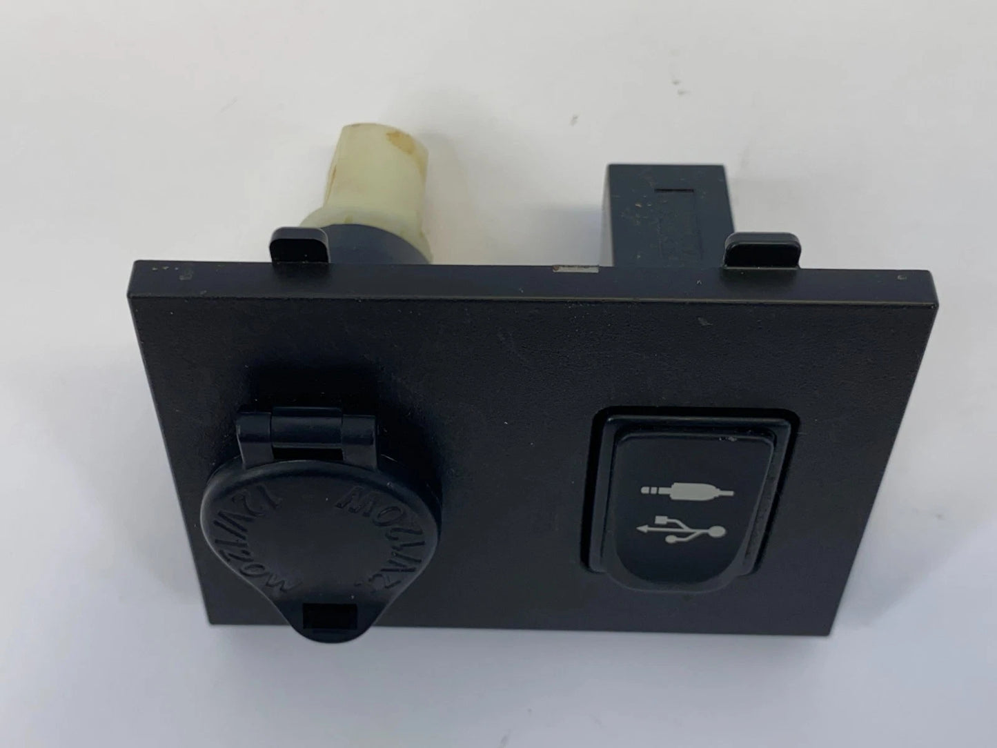 2012-2015 TOYOTA PRIUS CENTER CONSOLE PANEL POWER OUTLET JACK AUX 58819-47010
