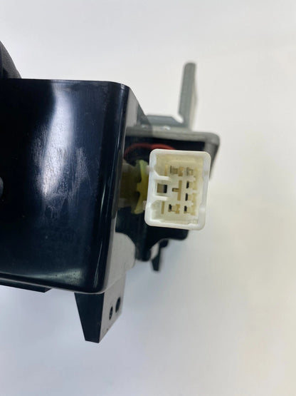 2009-2011 KIA BORREGO FRONT CENTER CONSOLE ASH TRAY POWER OUTLET OEM 8845502J000
