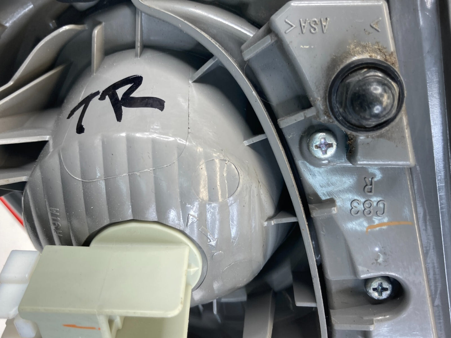 2009-2013 Nissan Rogue Rear Right Side Trunk Lid Tail Light Tail Lamp Assy OEM