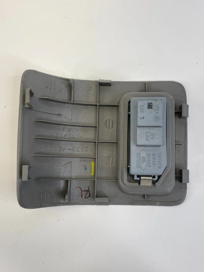 2004-2010 TOYOTA SIENNA REAR LEFT SIDE COURTESY LIGHT LAMP 62539-AE020 OEM