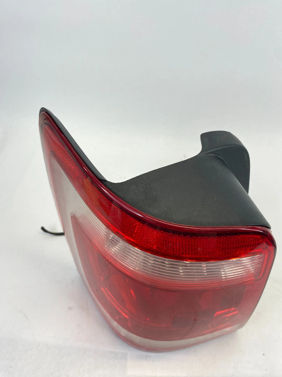 2008-2012 FORD ESCAPE REAR LEFT SIDE TAIL LIGHT TAILLIGHT TAILLAMP 9L84-13B505-A