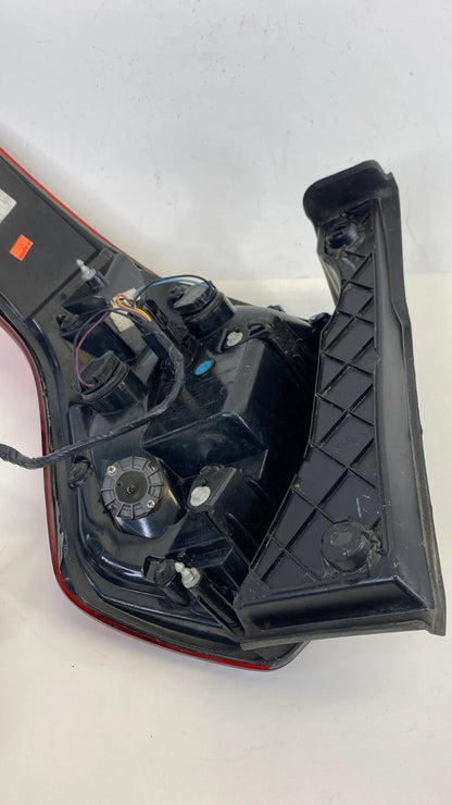 2016-2019 FORD POLICE INTERCEPTOR UTILITY REAR RIGH SIDE TAILLIGHT TAIL LAMP OEM